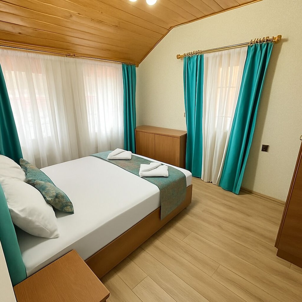 Suite, 1 Double Bed with Sofa bed, Garden View