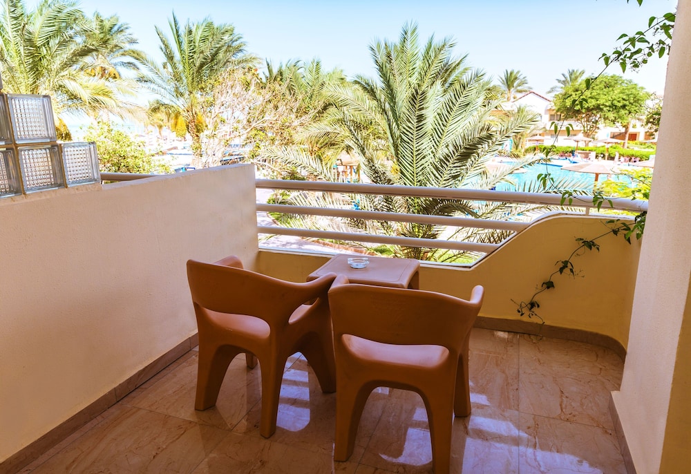 Deluxe Room, Partial Sea View