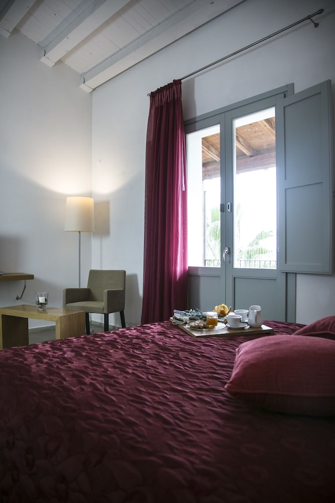 Double or Twin Room - Photo 2