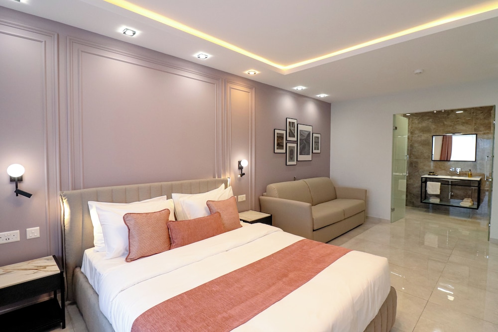 Deluxe Terrace Suite with Private Hot Tub photo 1