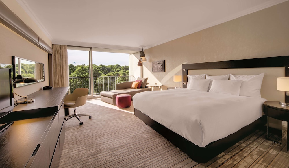 Suite, 1 King Bed, Non Smoking photo 3