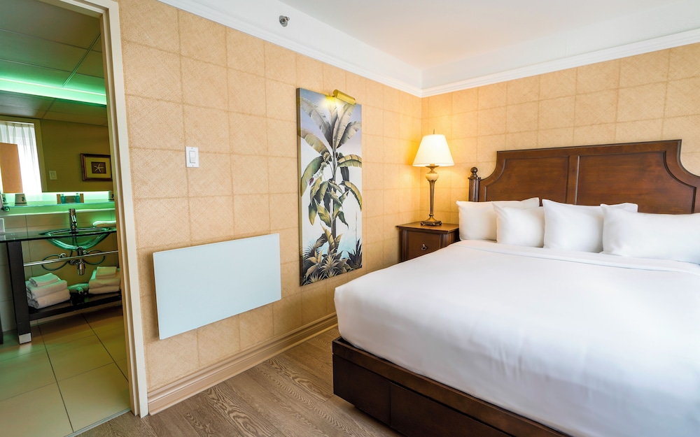 2 Rooms Suite, 1 Queen bed, 2 Queen Murphy Bed photo 3