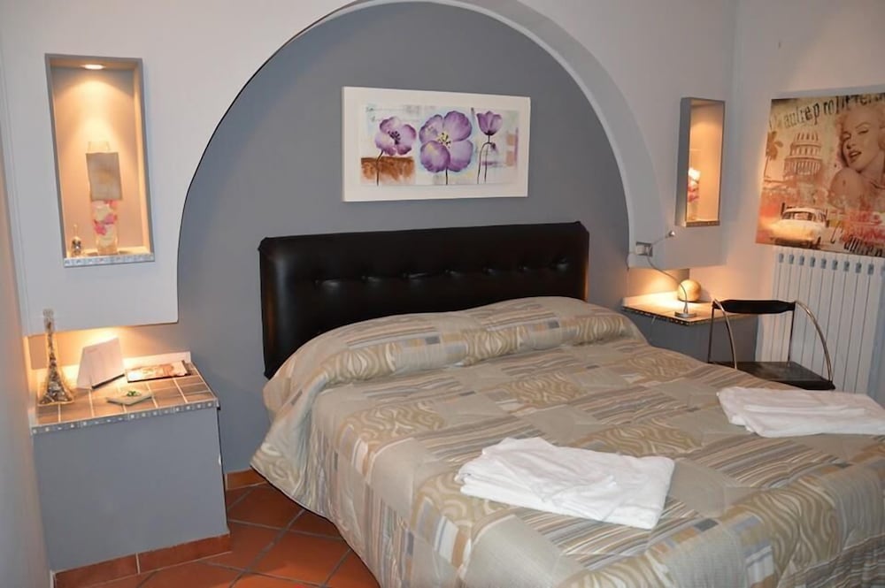 Double Room, 1 Queen Bed, Private Bathroom (External) photo 1