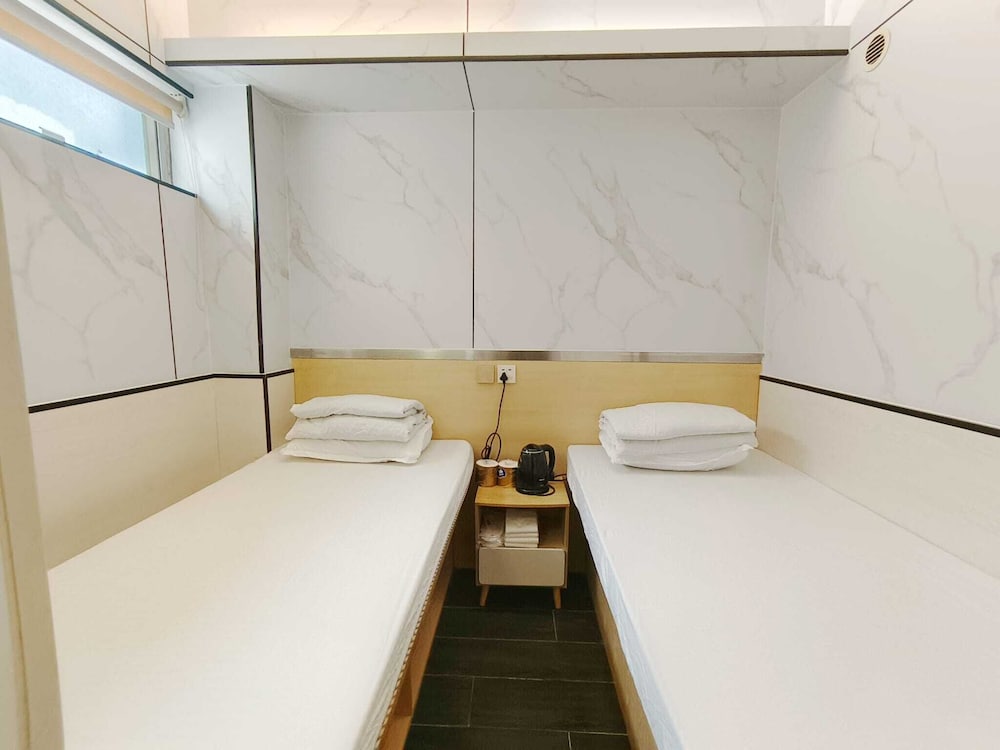 Standard Twin Room - Photo 3