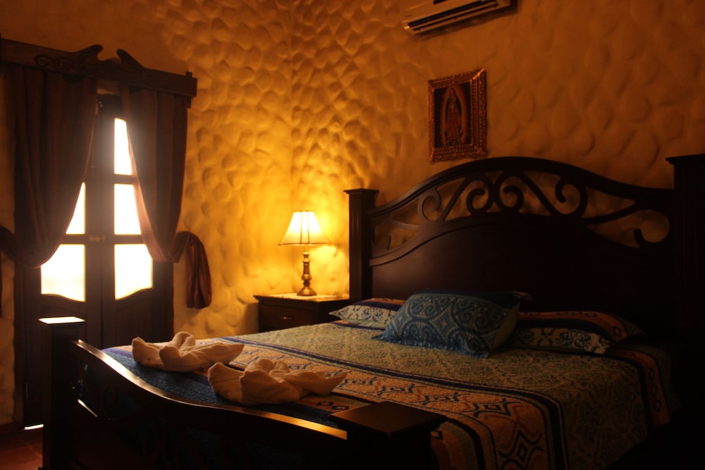 Premium Room, 1 King Bed photo 1
