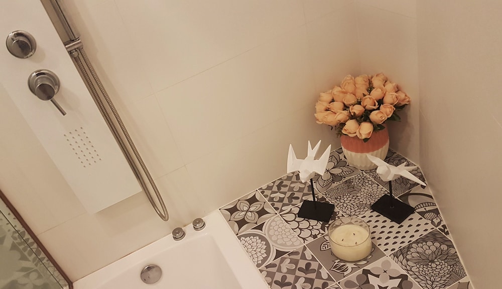 Suite - Photo 5