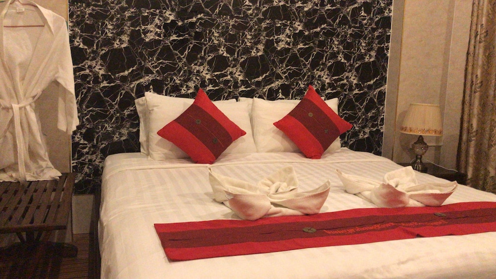 Deluxe Double Room, 1 King Bed, River View
