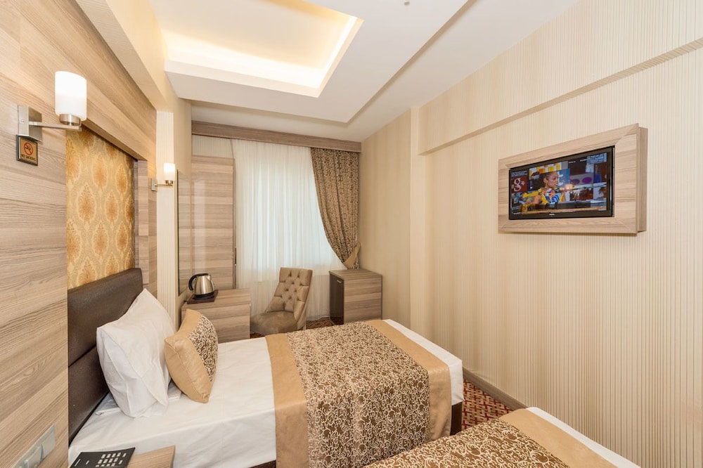 Standard Double or Twin Room photo 3