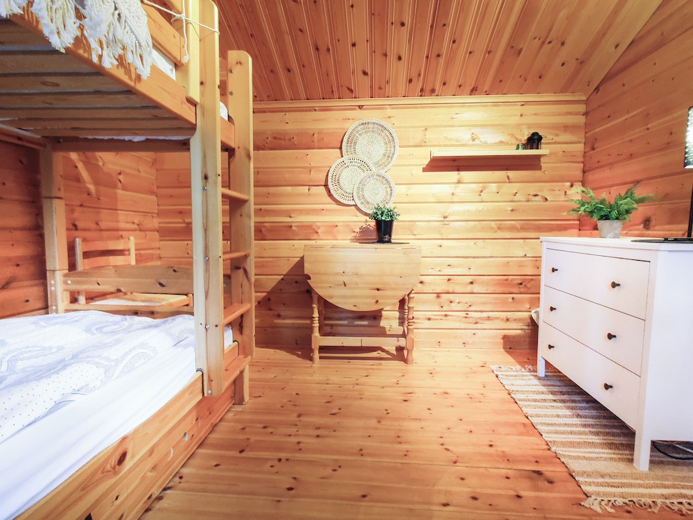 Traditional Cabin, Shared Bathroom, Garden View photo 3