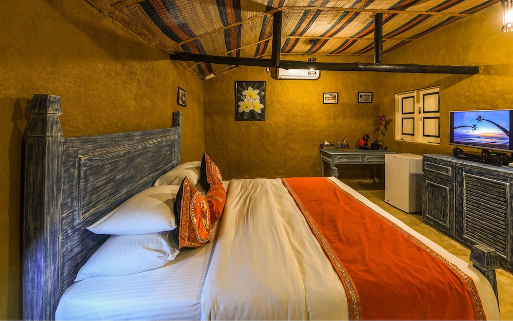 Traditional Double Room, 1 King Bed, Accessible, Garden View photo 3