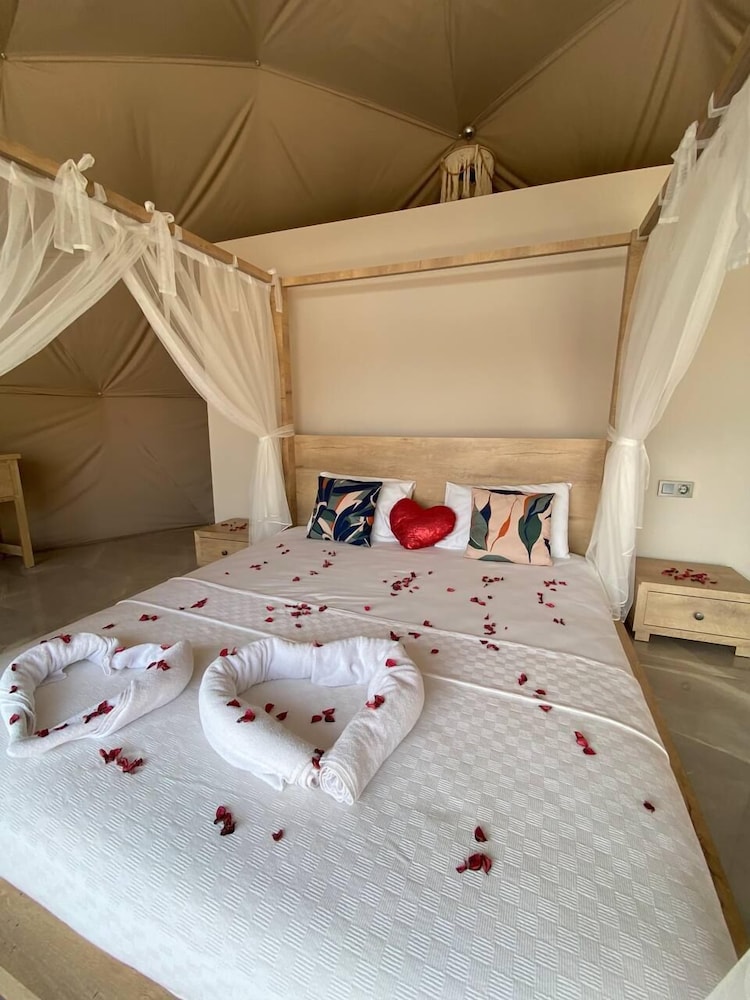 Royal Room, 1 Bedroom, Sea View, Garden Area