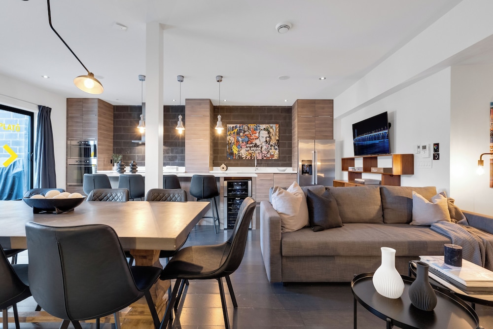 Premium Apartment, Multiple Beds, Patio, City View (Plateau Suite 1219)