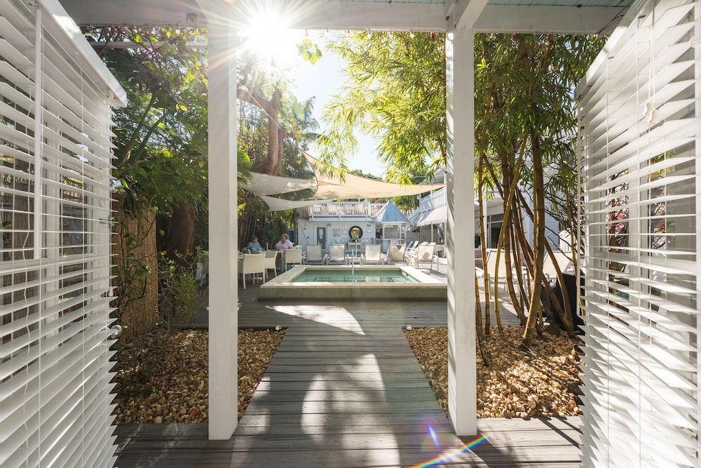 Alexanders Guesthouse - Adult Exclusive, LGBTQ Friendly, Photo 4