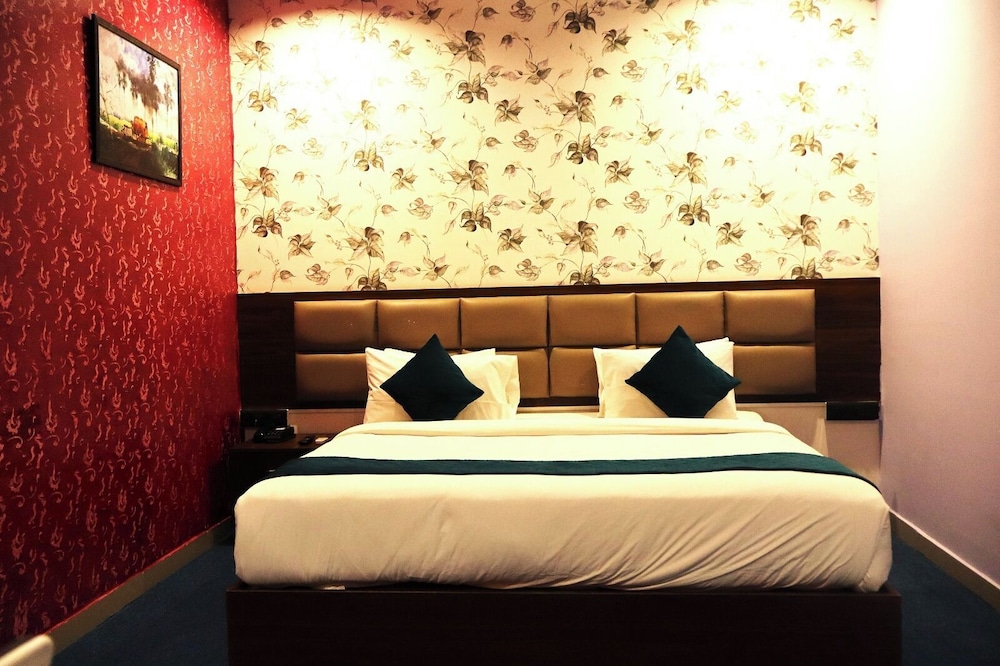 Premier Double Room - Photo 16