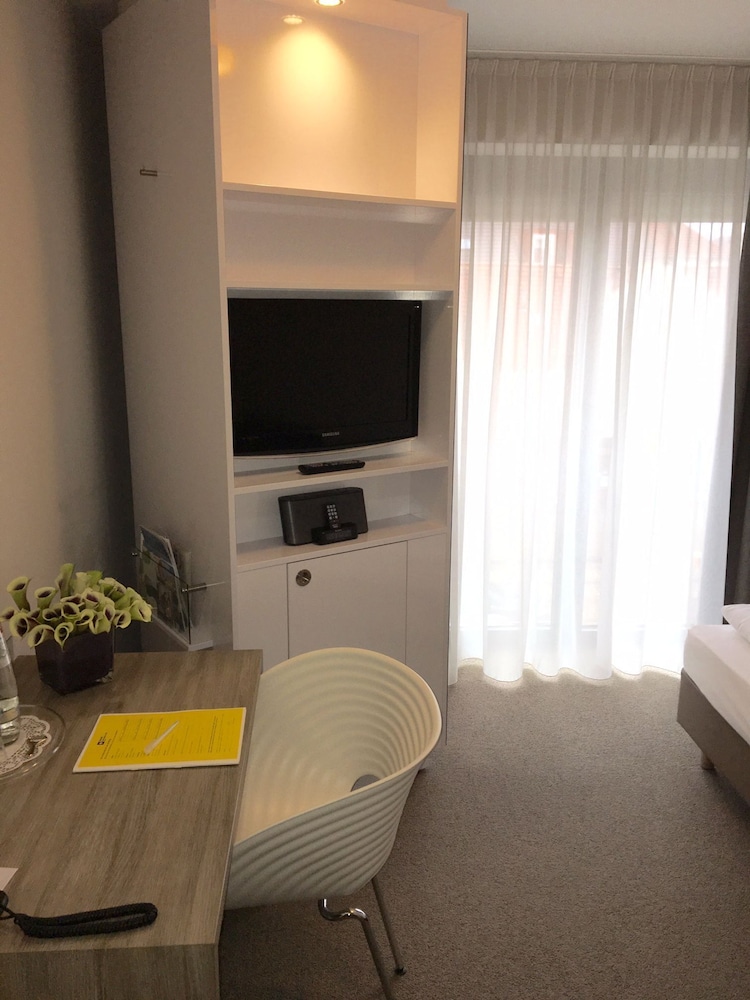 Basic Single Room photo 3