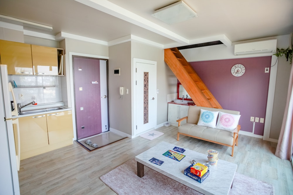 Duplex (302) photo 1