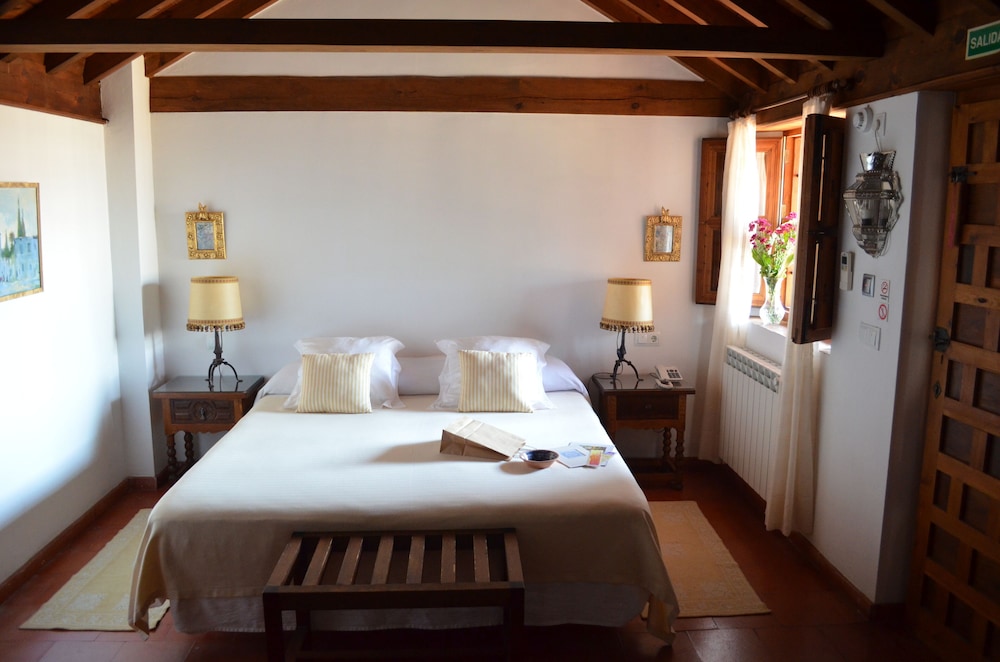 Classic Double or Twin Room, Courtyard View