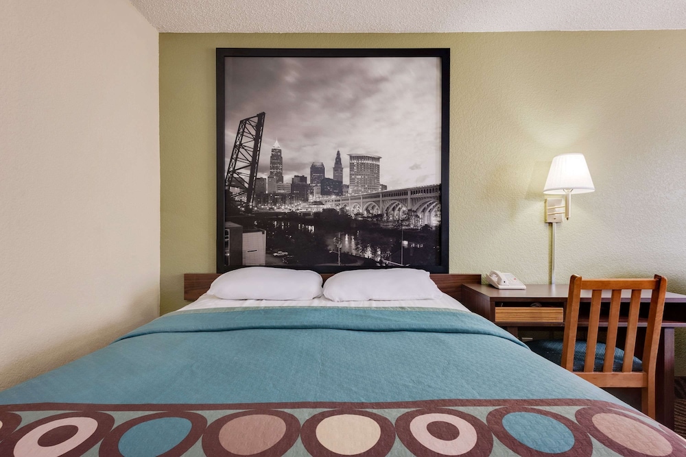Standard Room, 1 Queen Bed, Smoking - Photo 3