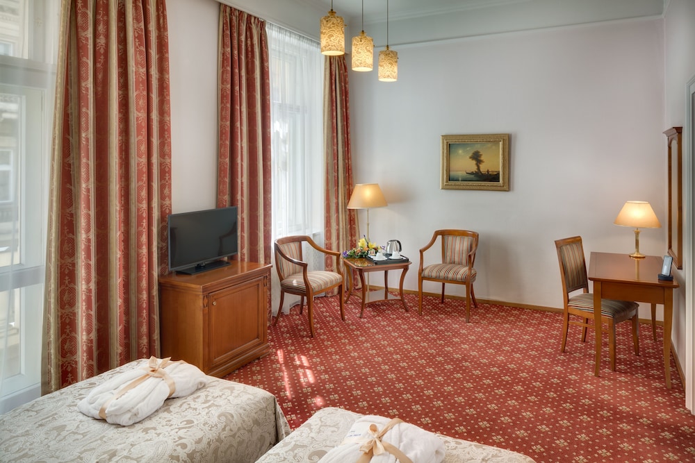Superior Triple Room