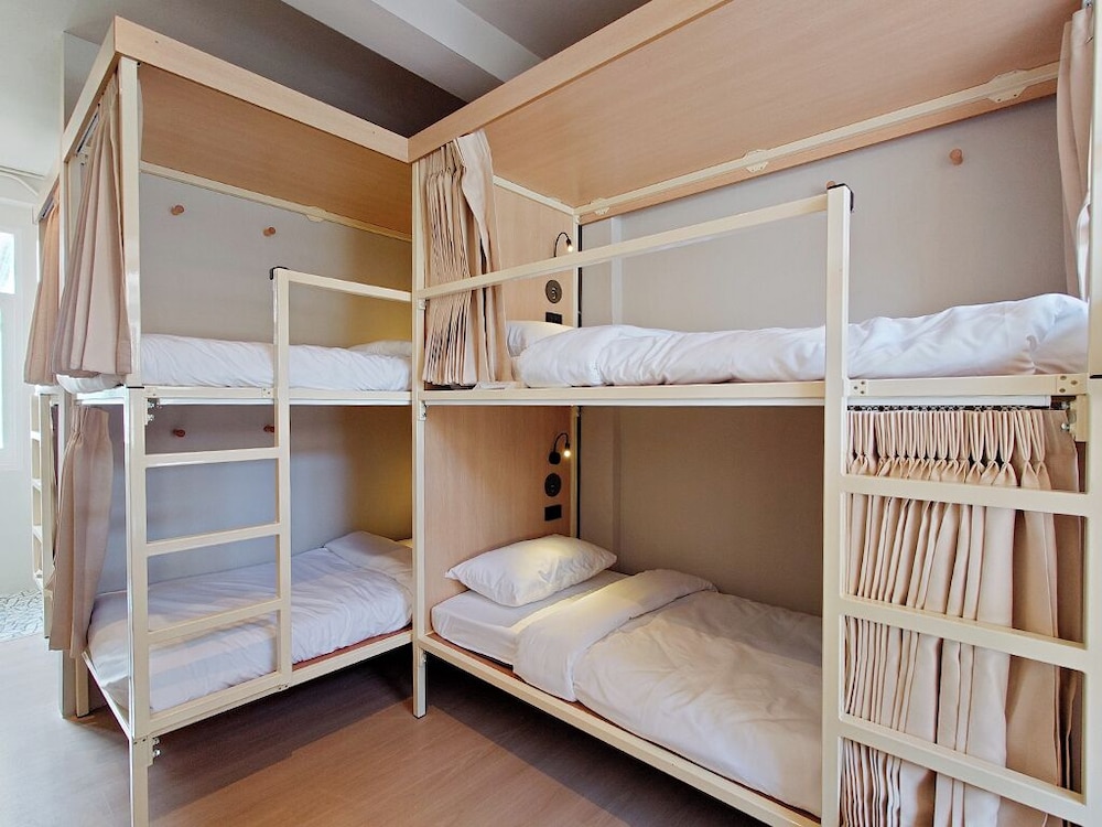 Comfort Shared Dormitory, Women only, City View photo 2