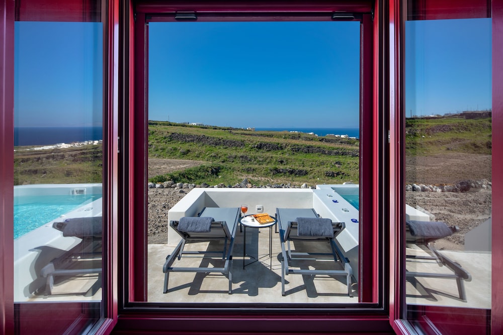 Superior Suite Two Bedrooms Sea View with Plunge Pool - Photo 24