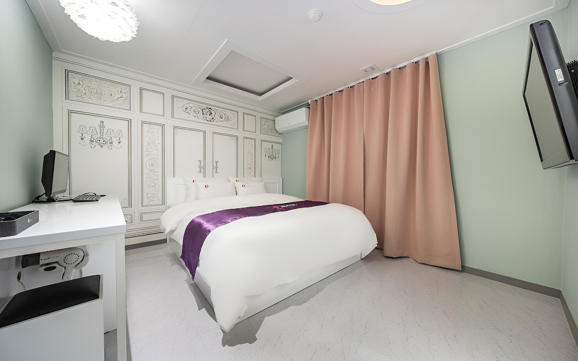Room (Walkie Special Event (No Parking Netf)