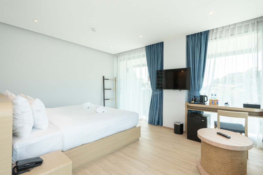 Suite - Photo 8