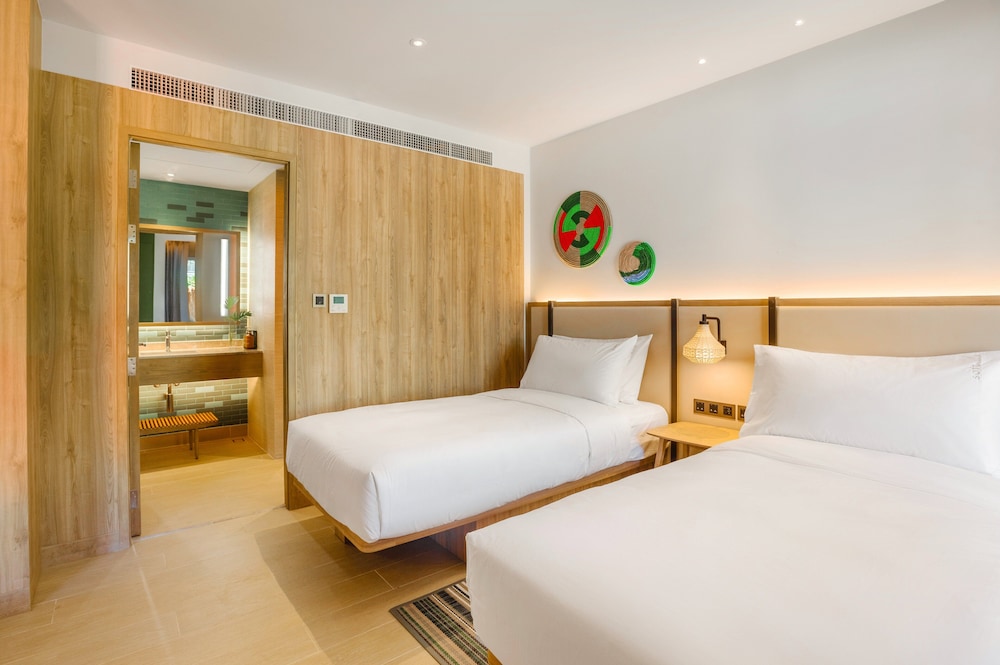 Suite, 2 Bedrooms (Playground View) - Photo 12