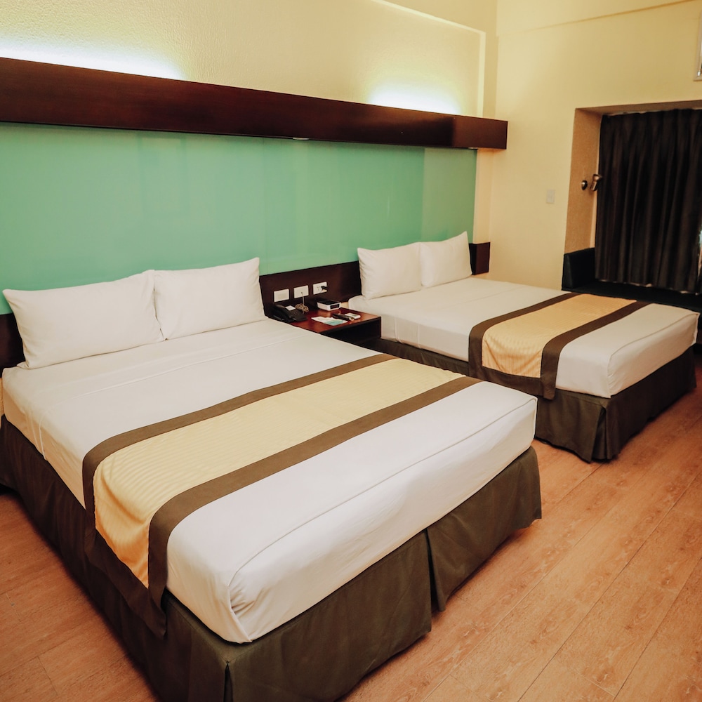 Room, 2 Queen Beds, Non Smoking photo 3
