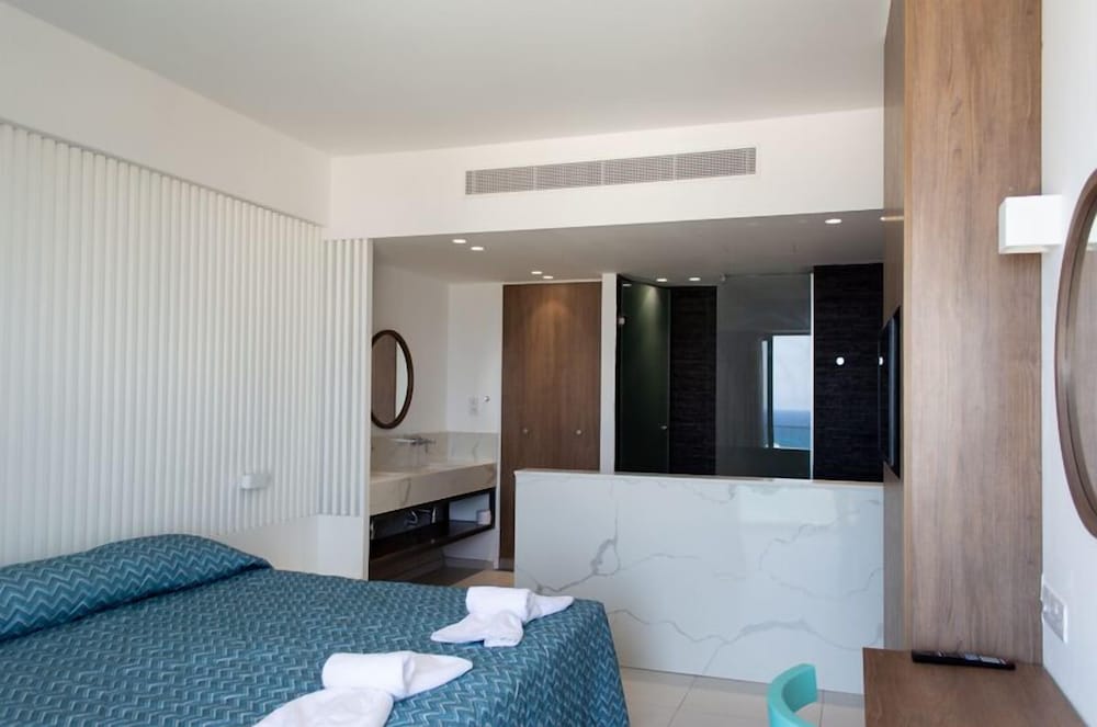 Junior Suite Triple photo 3