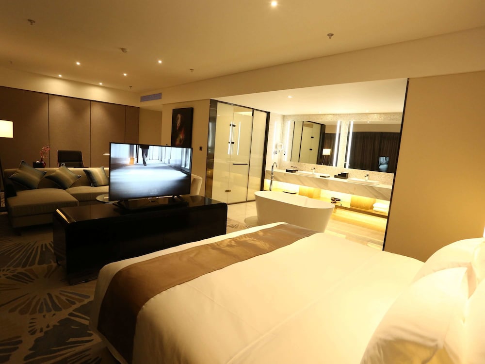 Superior Room, 1 King Bed
