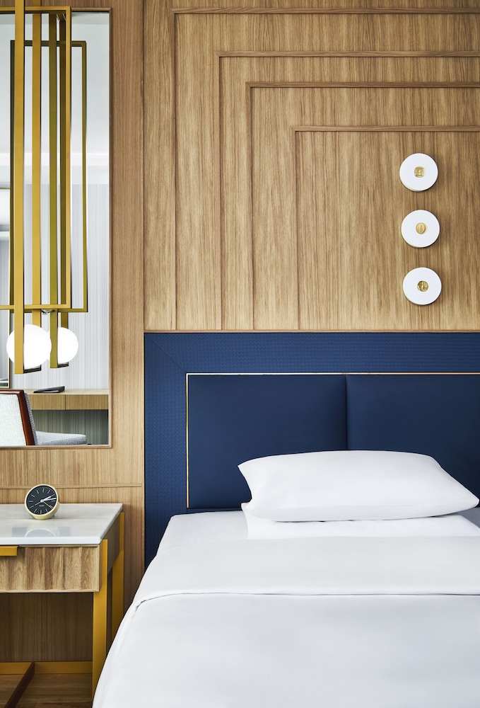 2 Twin Beds Acropolis View with Grand Club Deluxe