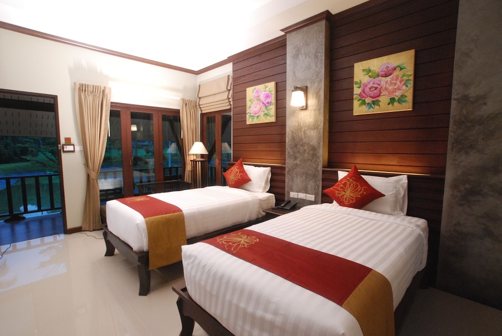 Lake View Villa photo 2