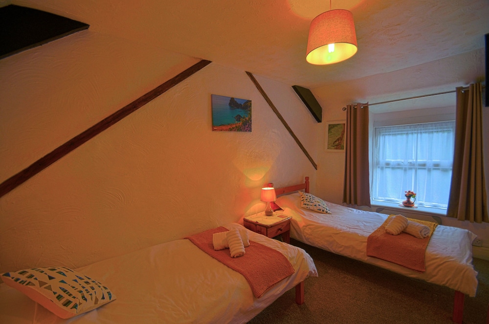 Apartment, 2 Bedrooms, Balcony, Garden View photo 2