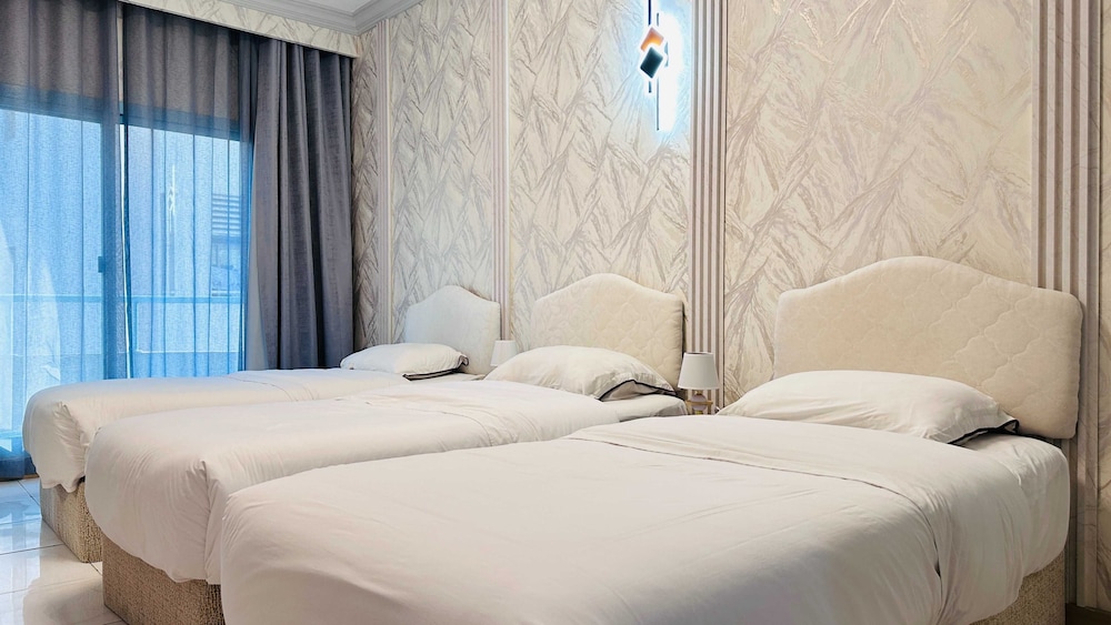 Deluxe Triple Room photo 2