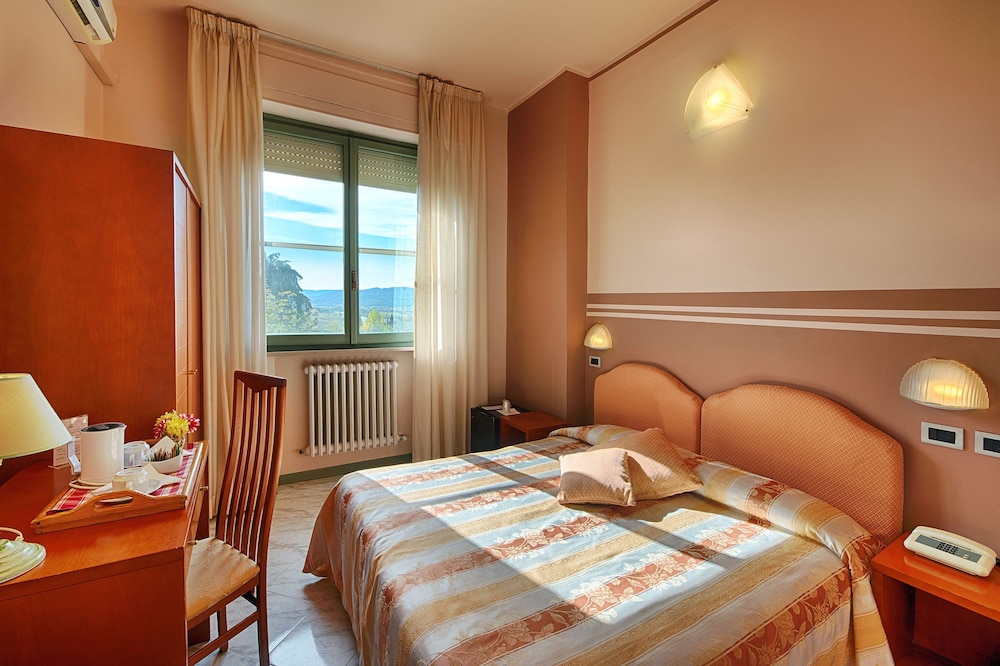 Basic Double or Twin Room, 1 Double Bed photo 2