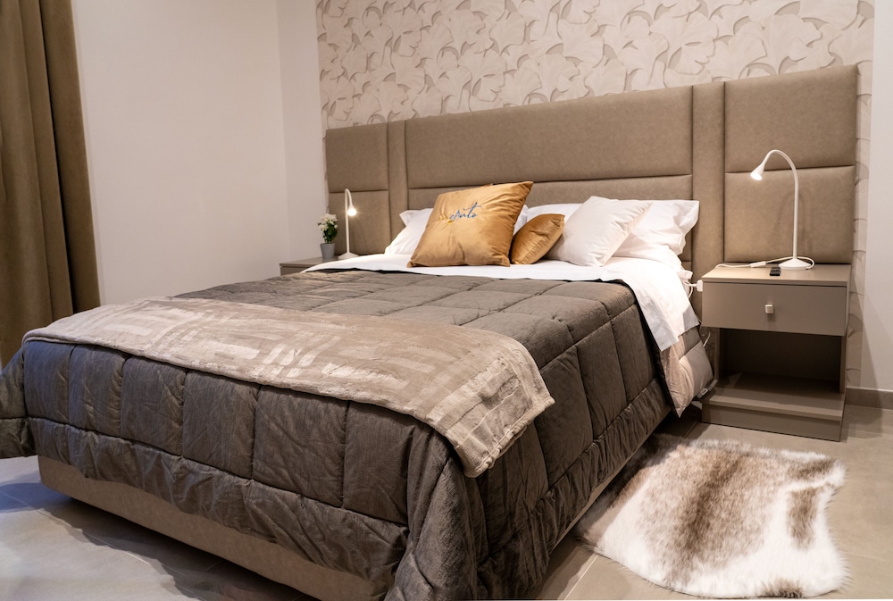 Deluxe Apartment, City View