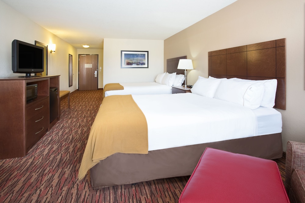Suite, Multiple Beds - Photo 1