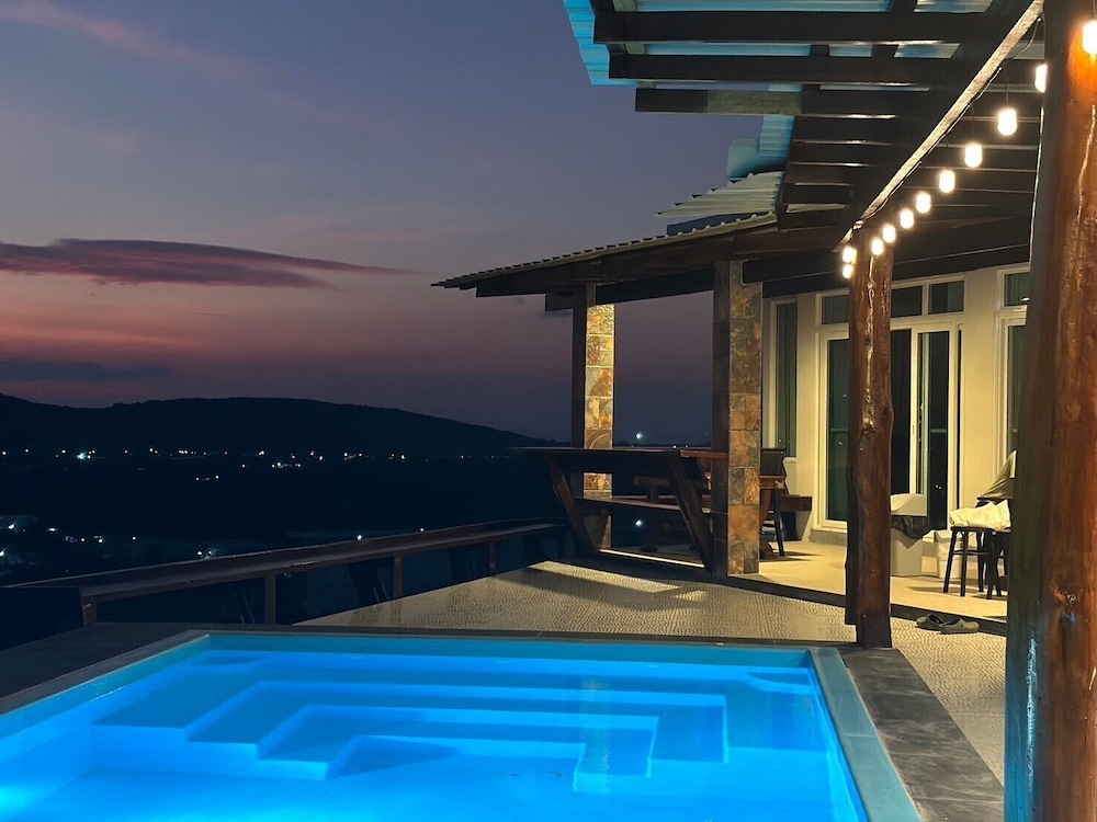 Family Villa, 3 Bedrooms, Private Pool, Lake View
