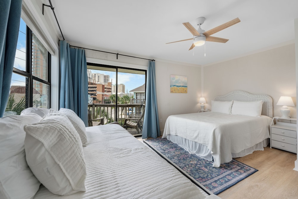 Family Condo, 2 Bedrooms, Balcony photo 2