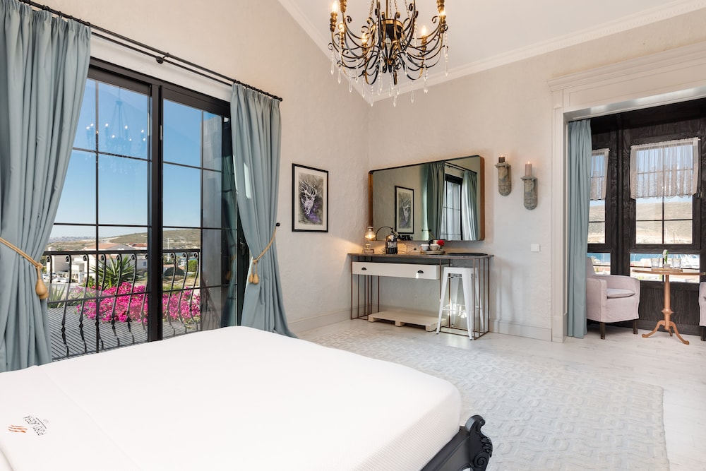 Deluxe Double Room, 1 Queen Bed, Marina View