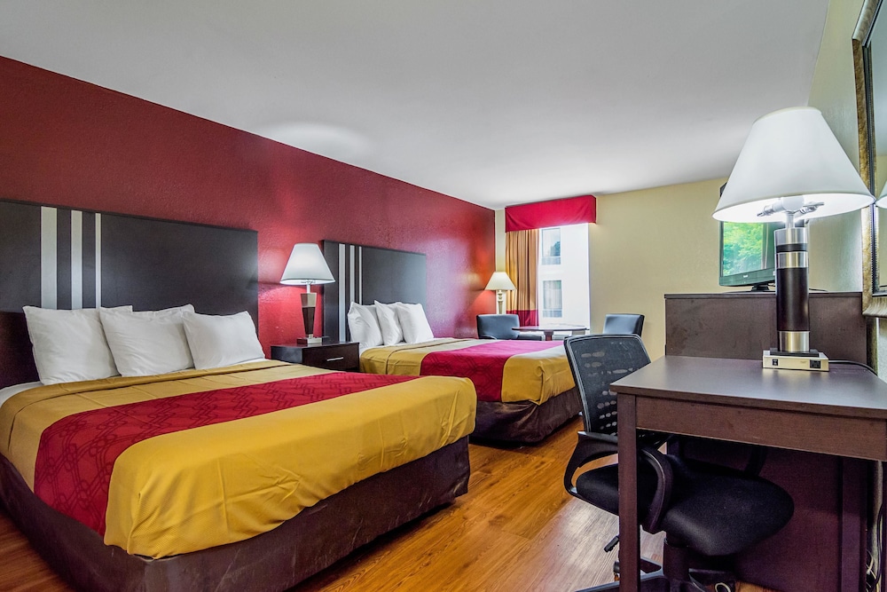 Standard Room, 1 Queen Bed, Non Smoking - Photo 7