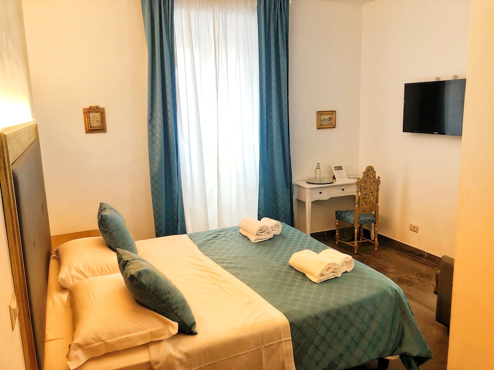 Deluxe Triple Room photo 2