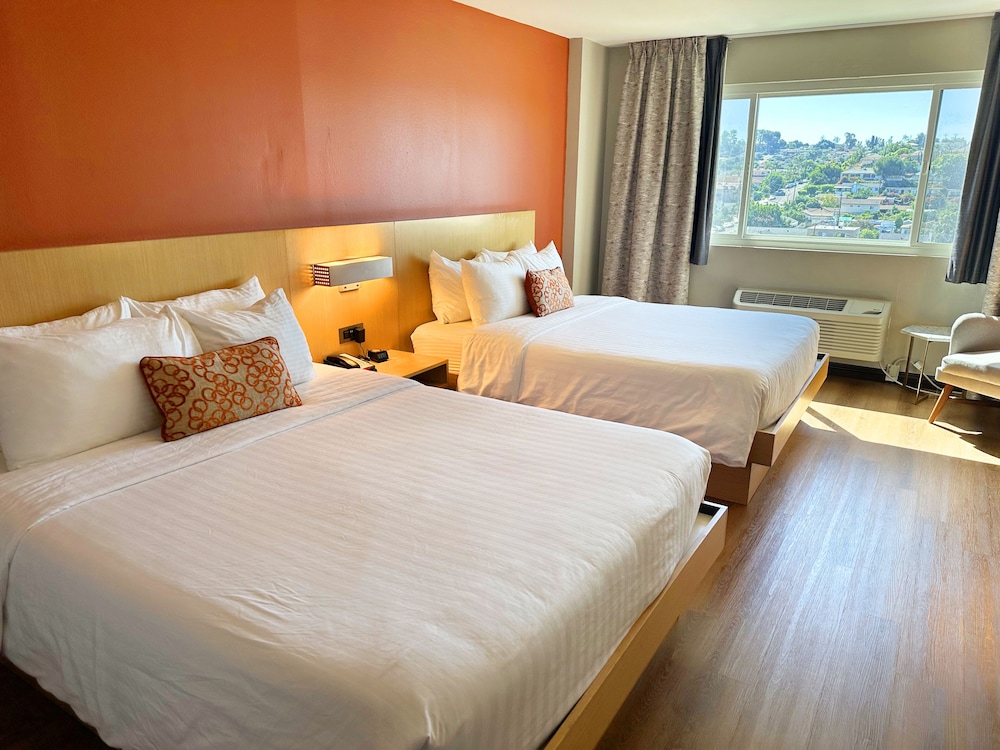 Double Room, Non Smoking - Photo 15