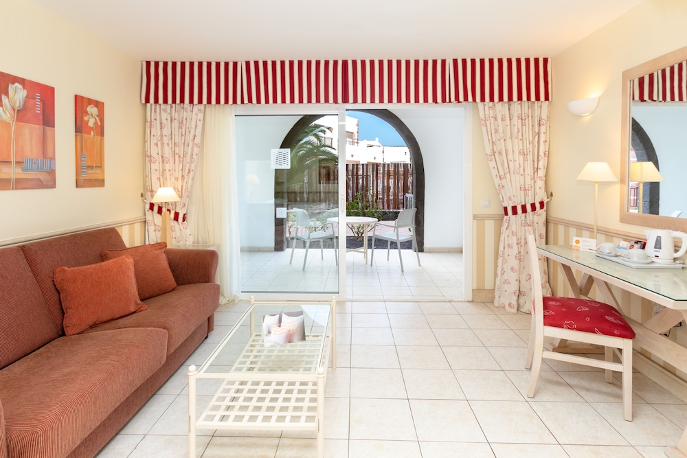 Comfort Room - Photo 1