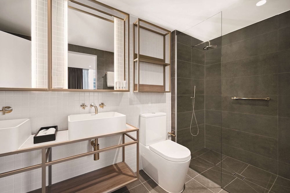 Yarra Riverview Family Room thumbnail 6
