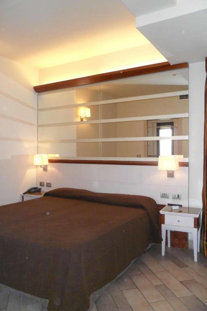 Double or Twin Room photo 2