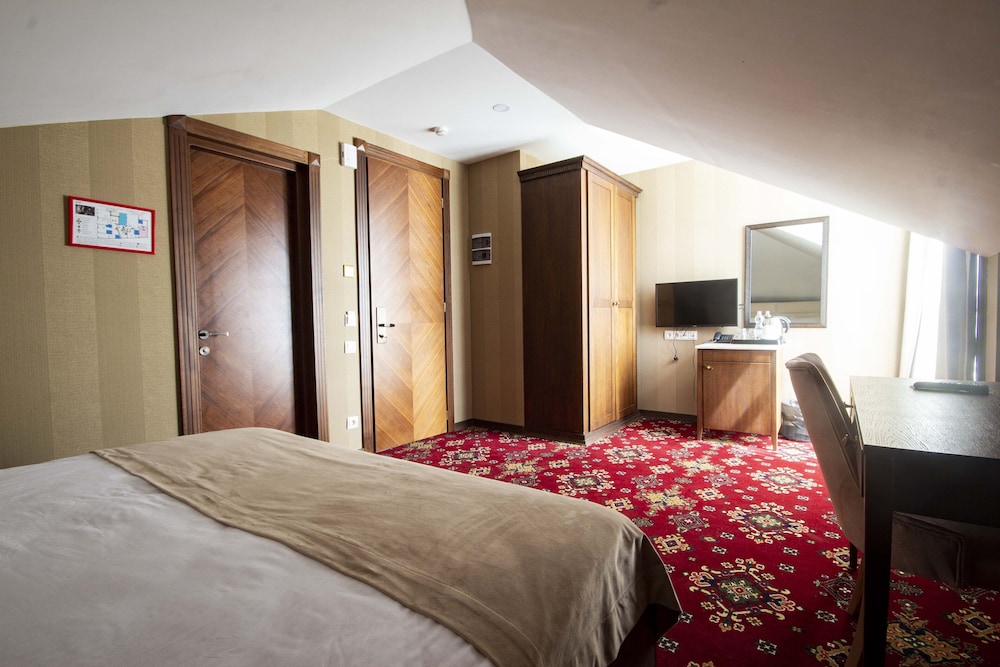 Standard Double Room, Balcony, City View