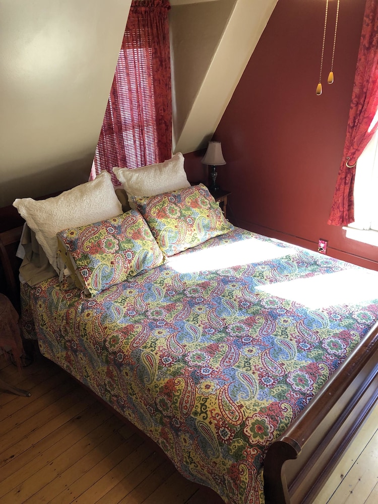 Standard Double Room, Ensuite, Pool View (Hippie Room)