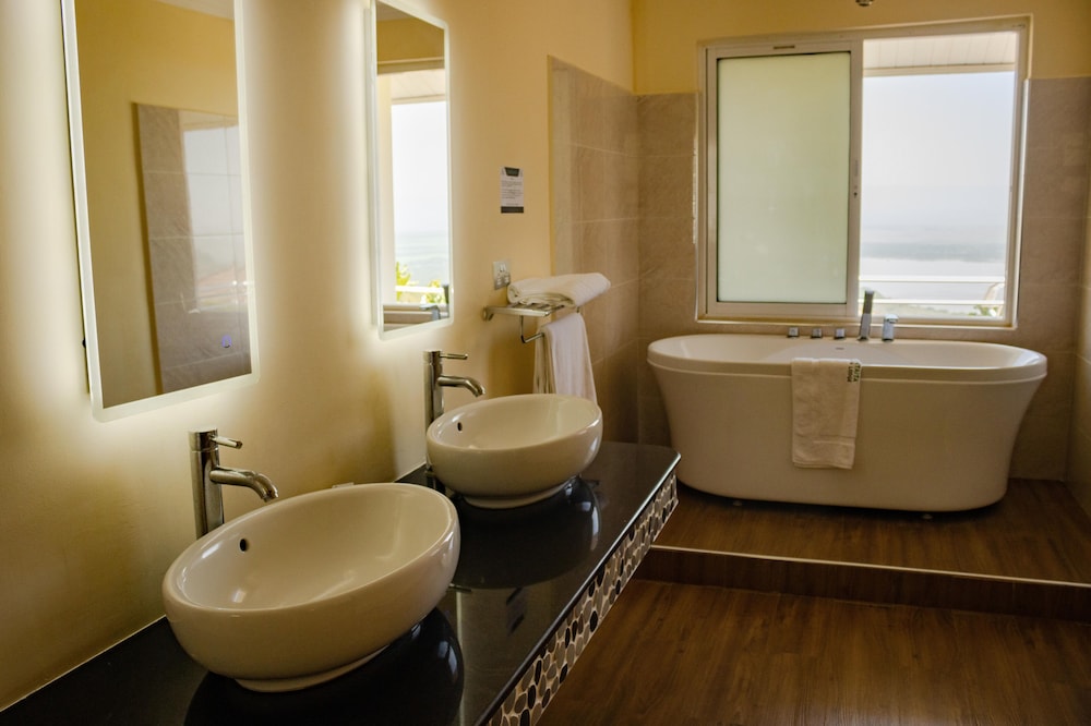 Deluxe Twin Room - Photo 8